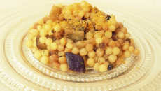 Fregola aux aubergines et à la bottarga