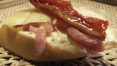 Toast tomate séchée et lardons