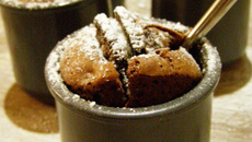 Mug cake fondant chocolat Oréo