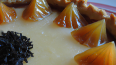 Tarte pruneaux-pamplemousse sur crémeux de citron