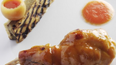 Cuisse de lapin confite au citron au sel, gâteau d'aubergine au sésame