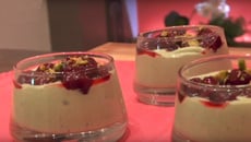 Verrines aux pistaches et griottes