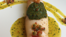 Cabillaud  farci au pesto en robe de jambon cru