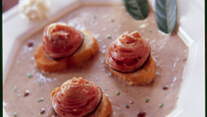 Crème cappucino de lentilles aux croûtons d'andouille de Guénemé rôtie