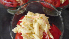 Verrines du soleil avocat tomate surimi