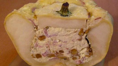 Pâtisson farci au chèvre frais, cottage cheese et girolles