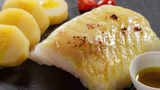 Rissolé de dos de cabillaud et pommes de terre aux deux curcumas