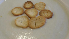 Velouté de céleri au bleu