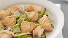 Nage de Saumon écossais Label Rouge au thé noir et vermicelles de riz