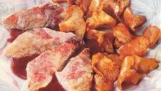 Filets de rougets et fricassée de girolles