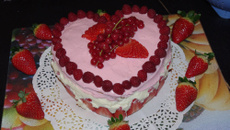 Gâteau aux fruits rouges facile