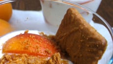 Trifle aux abricots, spéculoos et basilic