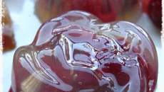 Aspics de framboises parfumés à la rose