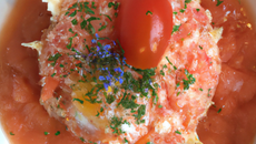 Tartare de crabe dormeur, gaspacho épicé