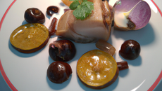 Haché de porc au bambou, châtaignes d'eau et citronnelle