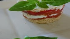 Mille-feuilles tomates et chèvre