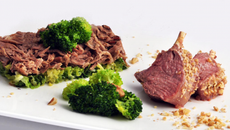 Carré d'agneau aux noix et gigot confit à la bière et aux épices