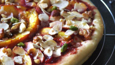 Pizza sucrée aux fruits de saison