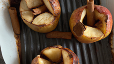 Pommes au four et à la cannelle