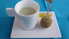 Extrait de petit pois glacé et sa croquette