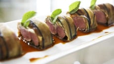 Maki d'agneau à l'orientale, semoule et jus corsé