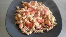 Pâtes à la tomate et crevettes