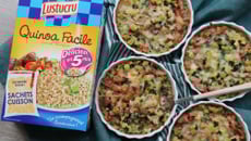 Mini gratin de quinoa, courgette, lardons, crème fraîche et comté