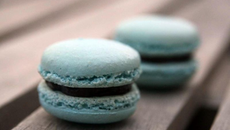 Macarons bleus au chocolat
