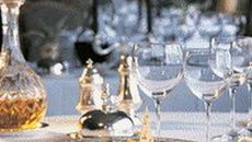 Aiguillettes de saumon mariné et anguille fumée, crème légère au sandre et aneth