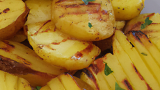 Féra au Beaufort et pommes de terre à l'huile d'olive