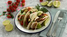 Tacos à l'avocat et mozzarella de vache