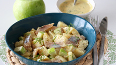 Salade de hareng fumé aux deux pommes