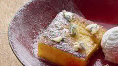 Brioche comme un pain perdu, crème légère à la vanille et Saint Agur