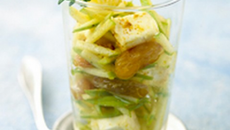 Salade de pommes et raisins secs au Pélardon et au curry