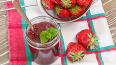 Confiture de fraise à la menthe