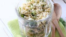 Salade de céréales au poulet et aux légumes