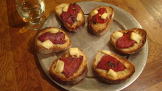 Tartines de piquillos (piments rouges basques)