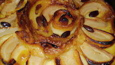 Clafoutis aux poires, au miel et aux amandes