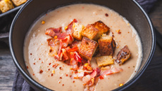 Soupe ardéchoise châtaignes et lard fumé d'antan