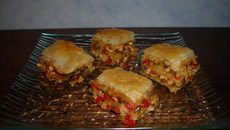Baklawa de poulet aux petits légumes