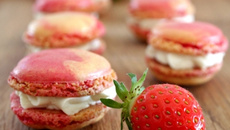 Macarons à la sauge ananas & à la fraise