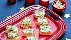 Toasts briochés au beurre d’algues