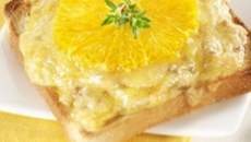 Toast aux noix et gruyère AOC et soupe au poireau et à l'orange