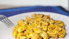 Wok d'aubergines au porc et curry