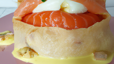 Feuilleté au saumon et crème de raifort