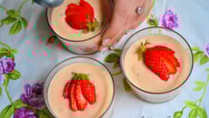 Gariguettes au sirop de basilic et mousse à la fraise tagada