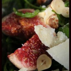 salade de roquette aux figues et au parmesan - Lucia saveurs