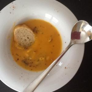 Soupe de patate douce aux baies de Pysalis