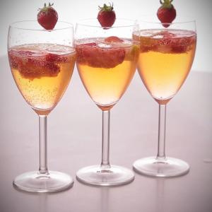 Cocktail pétillant fraise et citron