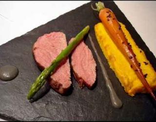 Carottes Nouvelles Filet De Veau Du Limousin Basse Température Et Jus Au Sésame Noir